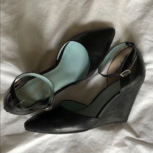 Seychelles black leather pointy toe wedge, size 8
